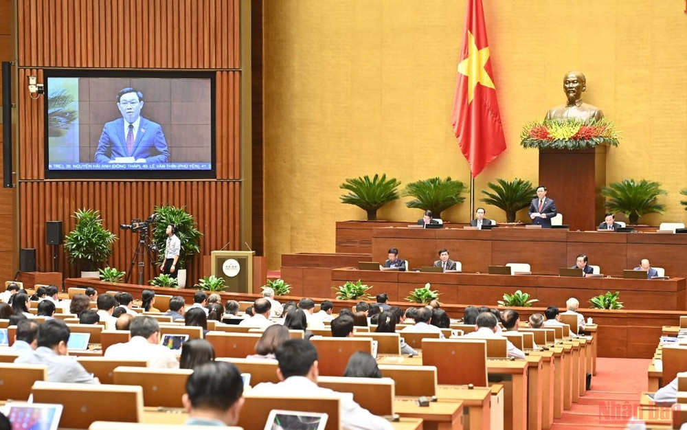 Chủ tịch Quốc hội Vương Đình Huệ phát biểu mở đầu phiên chất vấn, chiều 7/6. (Ảnh: KHOA NGUYÊN) Chủ tịch Quốc hội: Lấy nhóm vấn đề làm trọng tâm chất vấn tại Kỳ họp thứ ba -0