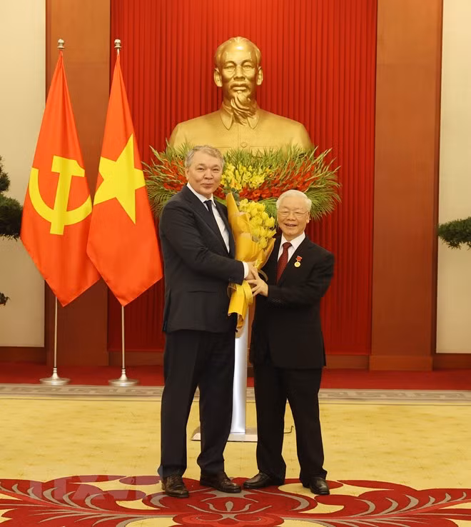 Tổng Bí thư Nguyễn Phú Trọng nhận Giải thưởng Lenin của ĐCS Nga -0