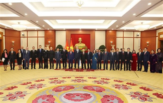 Tổng Bí thư Nguyễn Phú Trọng cùng các đồng chí lãnh đạo Đảng, Nhà nước và các đại biểu tại buổi lễ. (Ảnh: Trí Dũng/TTXVN) Tổng Bí thư Nguyễn Phú Trọng nhận Giải thưởng Lenin của ĐCS Nga -0