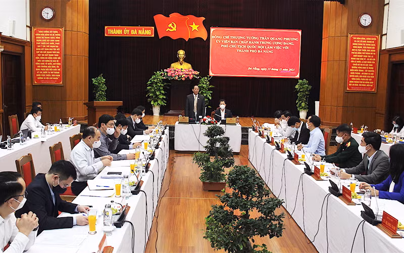 Phó Chủ tịch Quốc hội Trần Quang Phương làm việc tại TP Đà Nẵng.