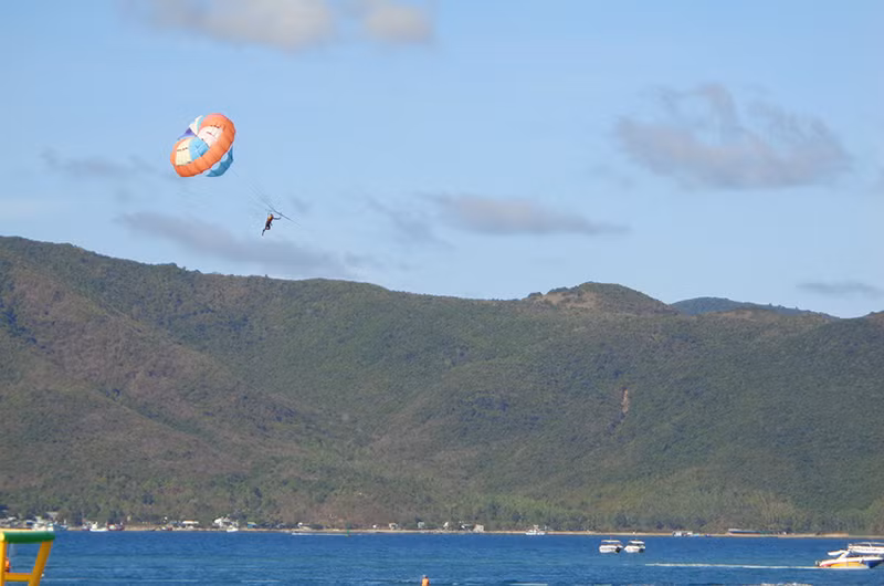 Đảo Hòn Tằm, nơi cách biệt với đất liền, hiện đã có Khu nghỉ dưỡng Merperle Resort-Hotel hoạt động.