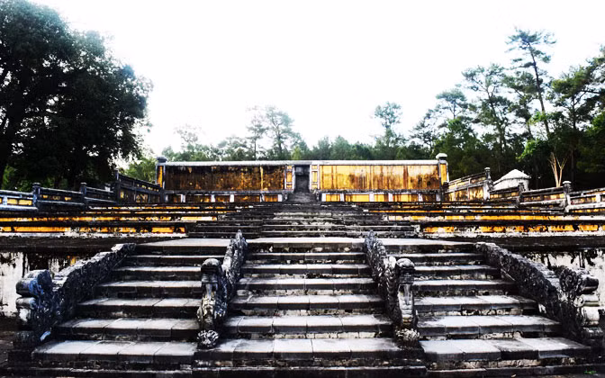 Quần thể di tích lăng vua Gia Long. (Ảnh: thuathienhue.gov.vn)