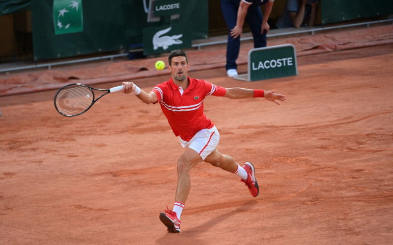 Djokovic khởi đầu hành trình săn danh hiệu Roland Garros thứ 2 với chiến thắng khá dễ dàng trước Sandgren. (Ảnh: Roland Garros) Roland Garros 2021: Nadal, Djokovic khởi đầu thuận lợi -0