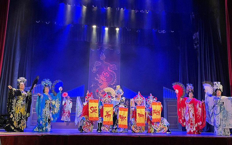 Hoạt động văn hóa Thành phố Hồ Chí Minh đã khởi sắc trở lại. Tháng tư, những nụ cười trở lại -0