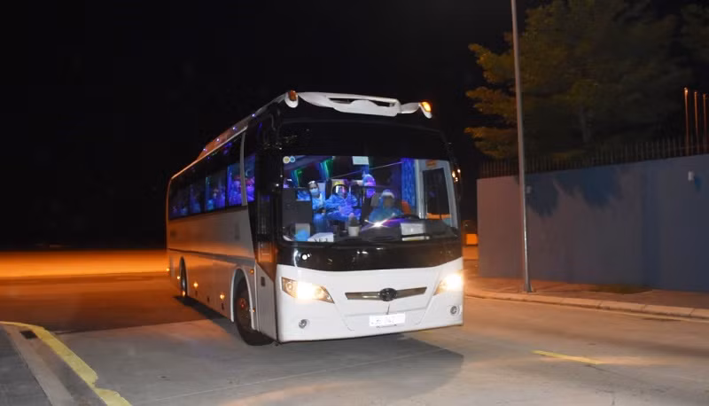 Lực lượng chức năng TP Đà Nẵng tiếp nhận, cách ly 240 công dân về từ Hàn Quốc.