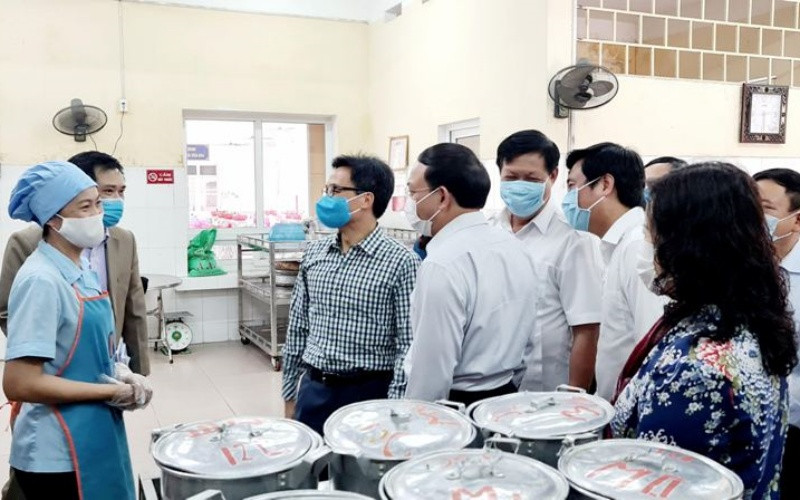 Phó Thủ tướng Vũ Đức Đam cùng Đoàn công tác kiểm tra công tác phòng, chống dịch Covid-19 tại Trường PTDT nội trú Quảng Ninh. Phó Thủ tướng Vũ Đức Đam kiểm tra công tác phòng, chống dịch Covid-19 tại Quảng Ninh -0