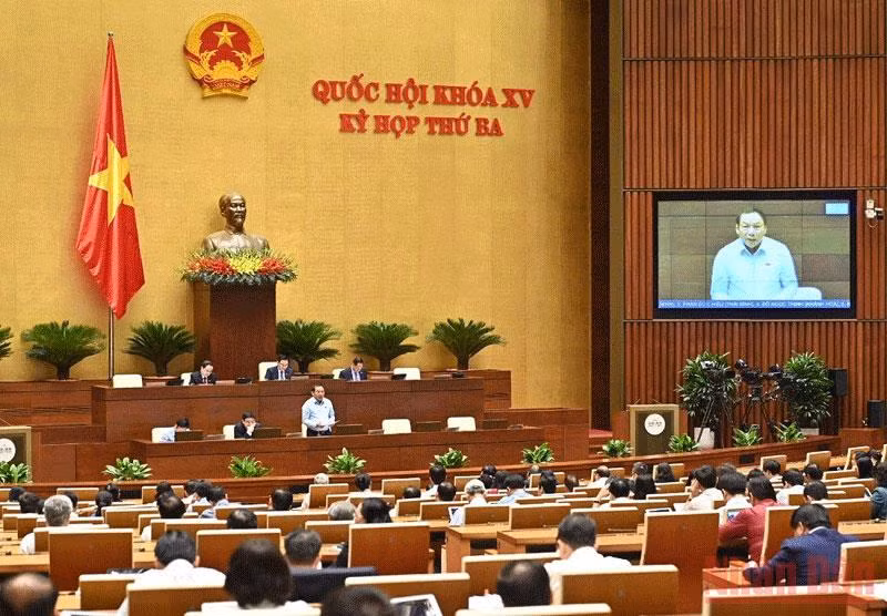 Bộ trưởng Văn hóa, Thể thao và Du lịch phát biểu giải trình một số vấn đề đại biểu Quốc hội nêu. (Ảnh: KHOA NGUYÊN)