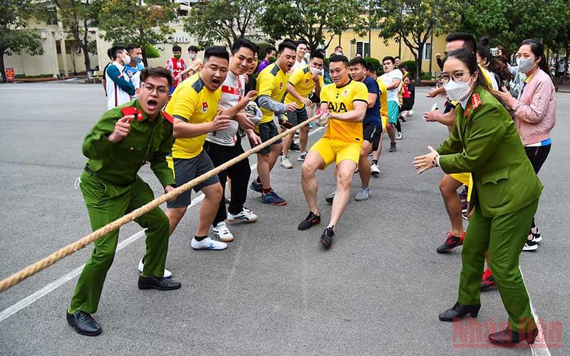 Các bộ môn thi đấu của hội thao diễn ra sôi nổi, hấp dẫn.