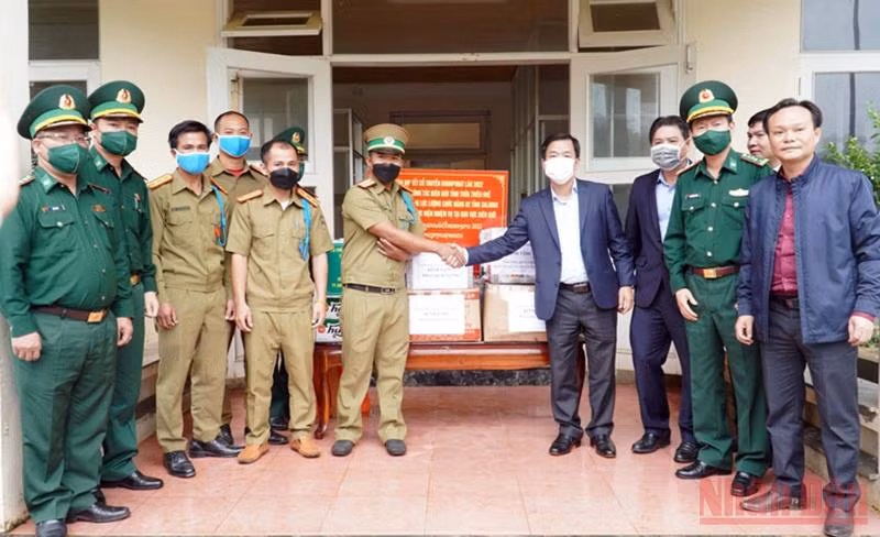 Thừa Thiên Huế thăm, chúc Tết Bunpimay lực lượng vũ trang Lào -0