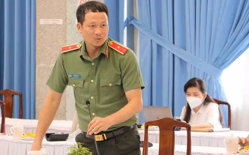 Thiếu tướng Vũ Hồng Văn đề nghị các địa phương chấn chỉnh việc cấp giấy đi đường tại cuộc họp Ban Chỉ đạo phòng, chống dịch Covid-19 tỉnh Đồng Nai sáng 10/9.