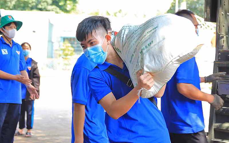 Chuyển 30 tấn nông sản từ Đồng Tháp tặng người dân vượt dịch -0