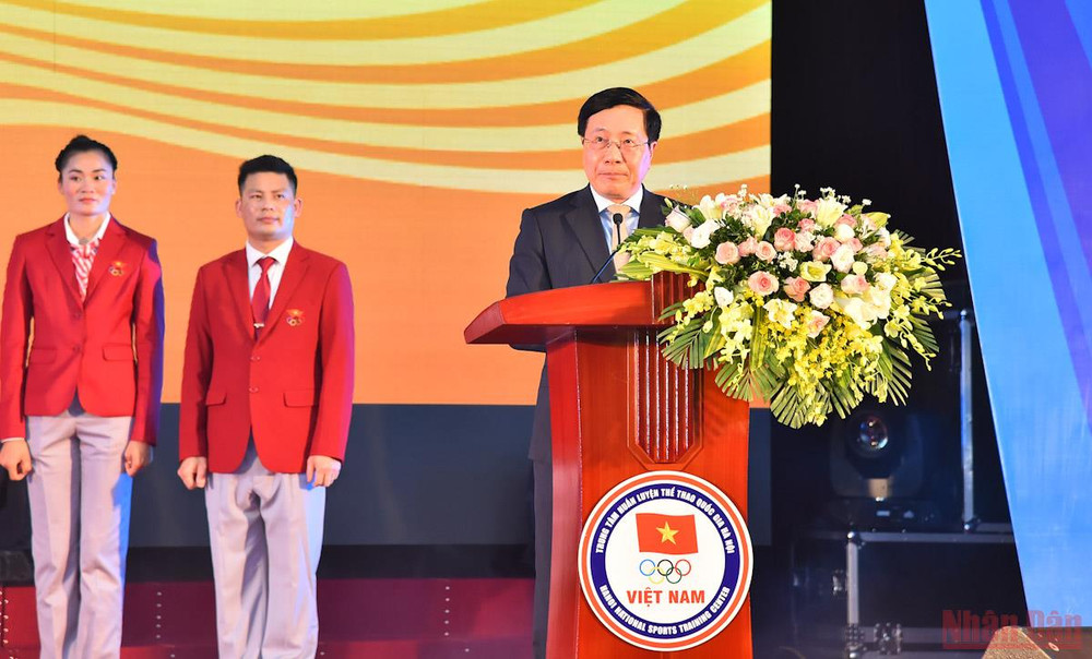 Phó Thủ tướng Thường trực Chính phủ Phạm Bình Minh phát biểu tại lễ xuất quân. Đoàn thể thao Việt Nam xuất quân tham dự SEA Games 31 -0