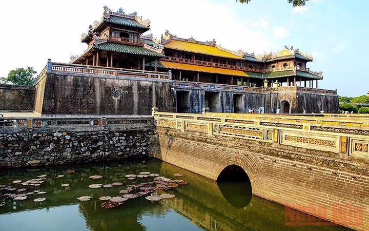 Cửa Ngọ Môn - Đại nội Huế, một công trình kiến trúc biêu biểu của di sản Huế.