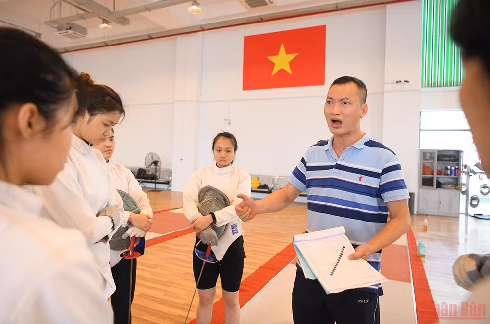 Một ngày của đội tuyển đấu kiếm Việt Nam -0