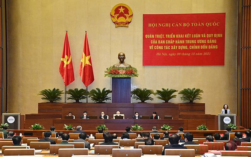 Đồng chí Trương Thị Mai, Ủy viên Bộ Chính trị, Bí thư Trung ương Đảng, Trưởng Ban Tổ chức Trung ương phát biểu tại Hội nghị. (Ảnh: THỦY NGUYÊN) Quán triệt, triển khai Kết luận và Quy định của Trung ương về đẩy mạnh xây dựng, chỉnh đốn Đảng -0