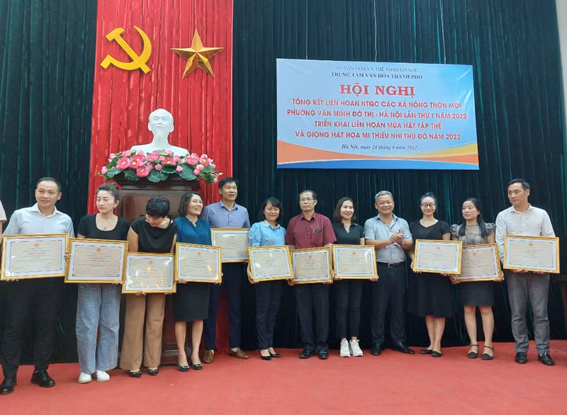 Hà Nội trao giải cho các đơn vị đạt thành tích cao tại Liên hoan.