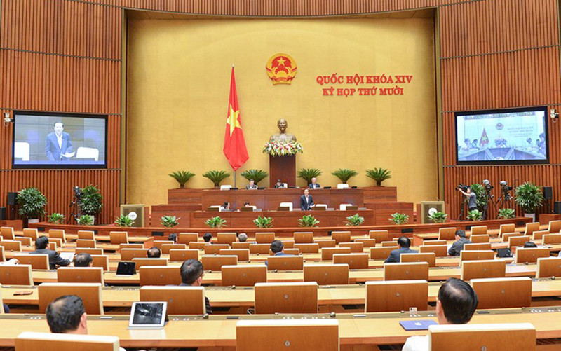 Quốc hội thảo luận trực tuyến về một số nội dung còn ý kiến khác nhau đối với dự án Luật Người lao động Việt Nam đi làm việc ở nước ngoài theo hợp đồng (sửa đổi). Bộ trưởng Đào Ngọc Dung: Trung tâm dịch vụ việc làm là hoàn toàn phi lợi nhuận -0