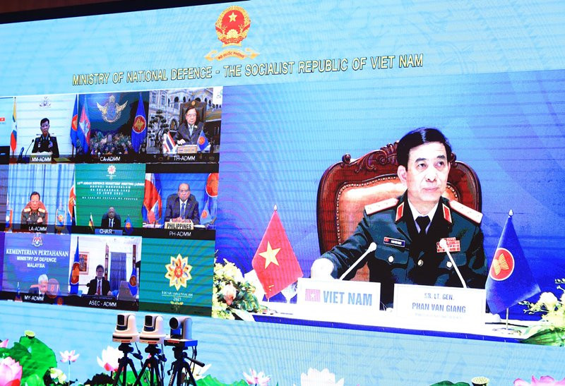 Thượng tướng Phan Văn Giang, Bộ trưởng Quốc phòng tham dự hội nghị trực tuyến Bộ trưởng Quốc phòng các nước ASEAN(ADMM) lần thứ 15, tại điểm cầu Hà Nội. Hội nghị trực tuyến Bộ trưởng Quốc phòng các nước ASEAN lần thứ 15 -0