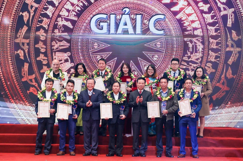 Các tác giả và nhóm tác giả nhận giải C. Lễ tổng kết và Trao giải báo chí “75 năm Quốc hội Việt Nam” -0
