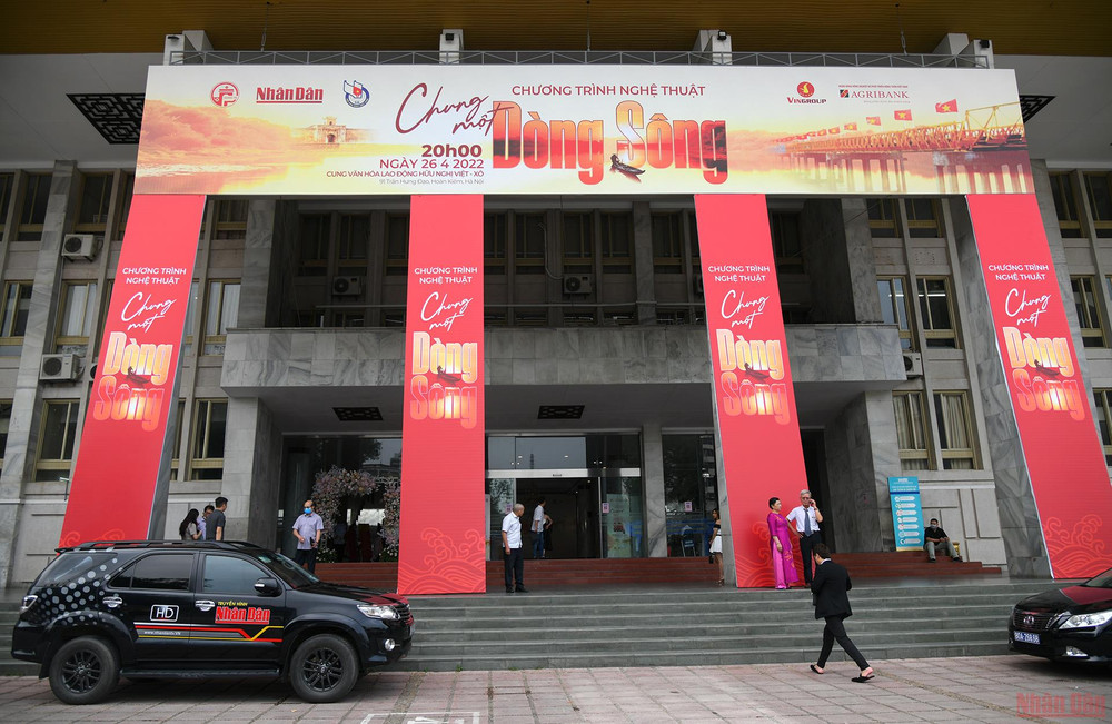 Cung Văn hóa Lao động Hữu nghị Việt-Xô, Hà Nội đã sẵn sàng cho giờ G. (Ảnh: THÀNH ĐẠT) Tổng duyệt Chương trình “Chung một dòng sông” -0