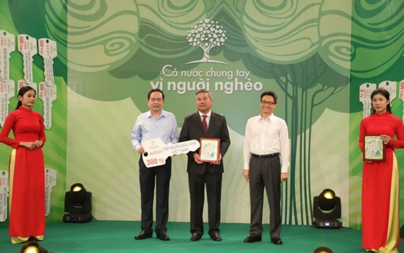 Petrovietnam chung tay vì người nghèo. 06_Chu_tich_Tran_Thanh_Man_va_Ph-1603703453762.jpg