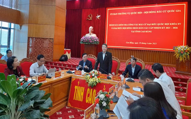 Đồng chí Nguyễn Đức Hải phát biểu ý kiến tại buổi làm việc với tỉnh Cao Bằng.