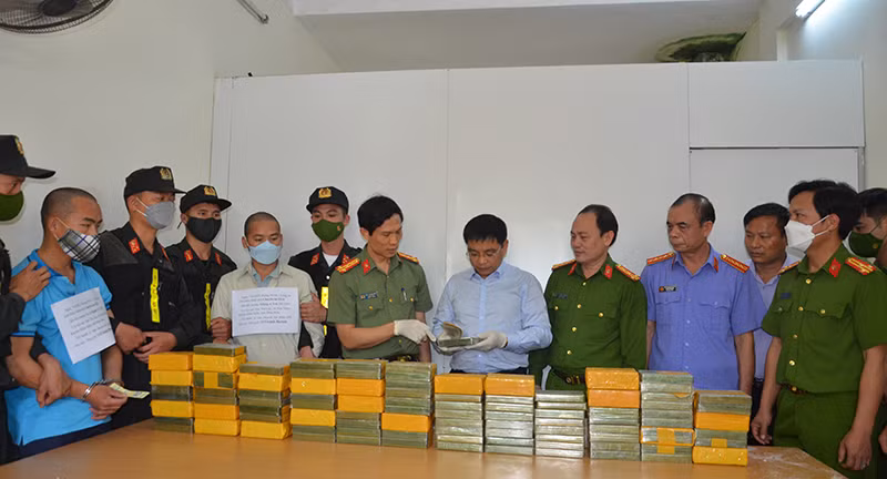 Khen thưởng các lực lượng phá thành công 2 chuyên án ma túy lớn tại Điện Biên -0