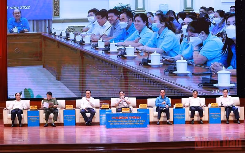 Thủ tướng gặp gỡ, đối thoại công nhân, người lao động năm 2022.