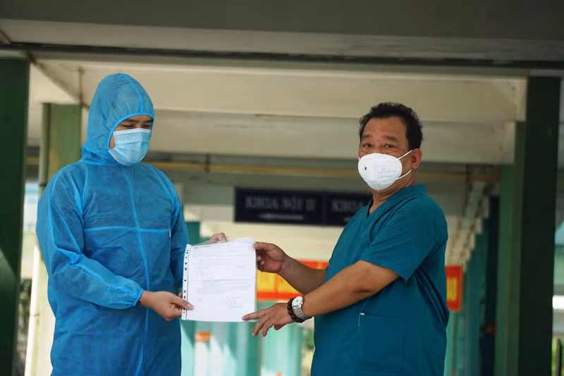 Bệnh nhân xuất viện sáng nay, 21-5.