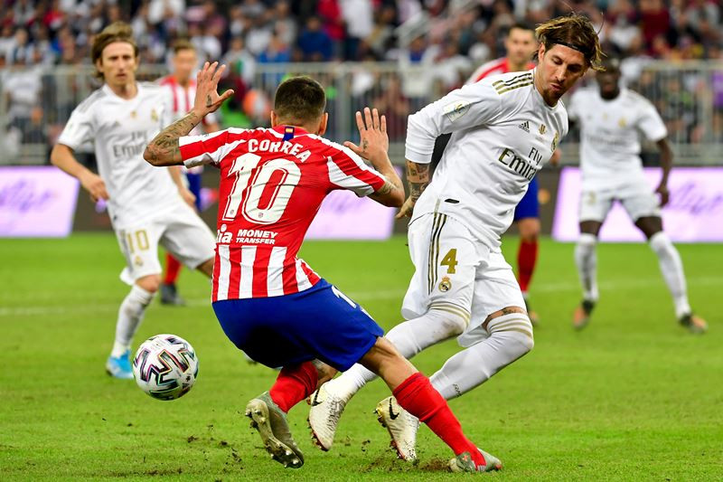 Atletico Madrid chắc chắn không muốn thêm một lần ôm hận trước người hàng xóm Real. (Ảnh: Getty Images) Vòng đấu hạ màn mùa giải của bóng đá châu Âu hứa hẹn hấp dẫn -0