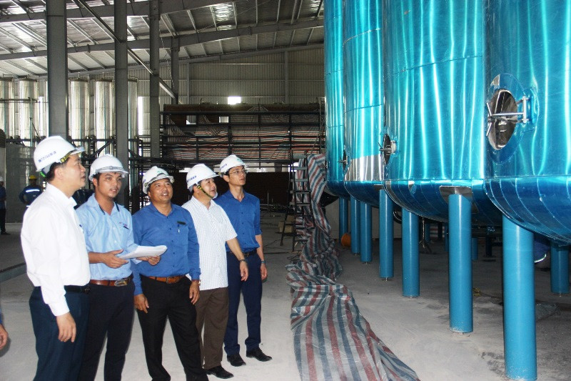 Thăm quan dây chuyền chế biến đường Gluco ở Công ty CP Á Châu - Hoa Sơn. Phát huy truyền thống “Xích vệ đỏ” tạo đột phá để phát triển -0