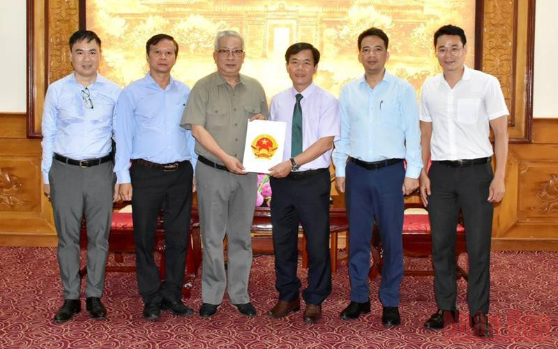 Buổi trao Quyết định cho phép hoạt động đối với Bảo tàng Đại tướng Nguyễn Chí Thanh. Thành lập Bảo tàng Đại tướng Nguyễn Chí Thanh tại Huế -0