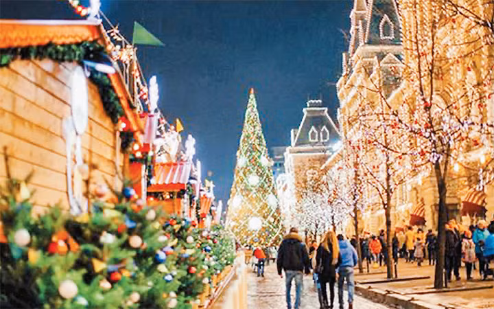 Dạo chơi trong đêm giao thừa ở Quảng trường Đỏ, Moscow.