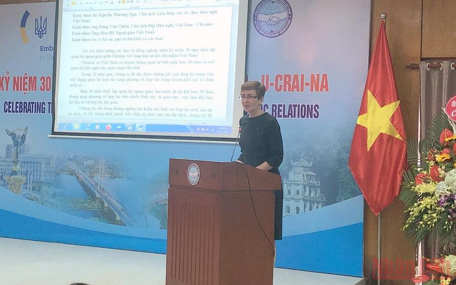 Bà Nataliya Zhynkina, Đại biện lâm thời Ukraine tại Việt Nam phát biểu tại buổi lễ. Thúc đẩy quan hệ đoàn kết, hữu nghị và hợp tác giữa Việt Nam và Ukraine -0