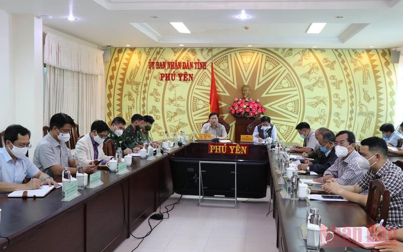 UBND tỉnh Phú Yên họp khẩn chỉ đạo công tác ứng phó với bão Rai. Phú Yên khẩn trương triển khai ứng phó bão số 9 -0