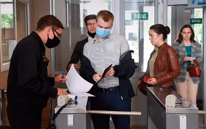 Các trường đại học ở Nga được khuyến nghị tuân thủ các biện pháp chống dịch khi bắt đầu năm học mới. (Ảnh: RIA)