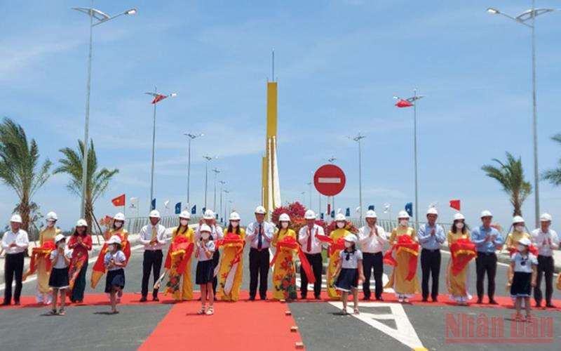 Cắt băng thông xe cầu Ông Điền. Quảng Nam đưa cầu bắc qua sông Cổ Cò vào sự dụng -0