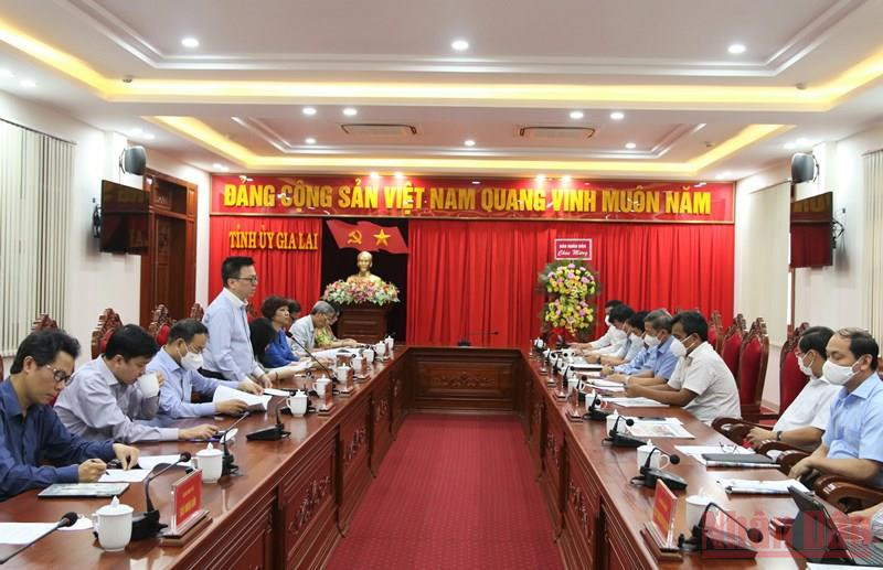 Quang cảnh buổi làm việc giữa Đoàn công tác Báo Nhân Dân và Tỉnh ủy Gia Lai. Đoàn công tác Báo Nhân Dân làm việc tại tỉnh Gia Lai -0