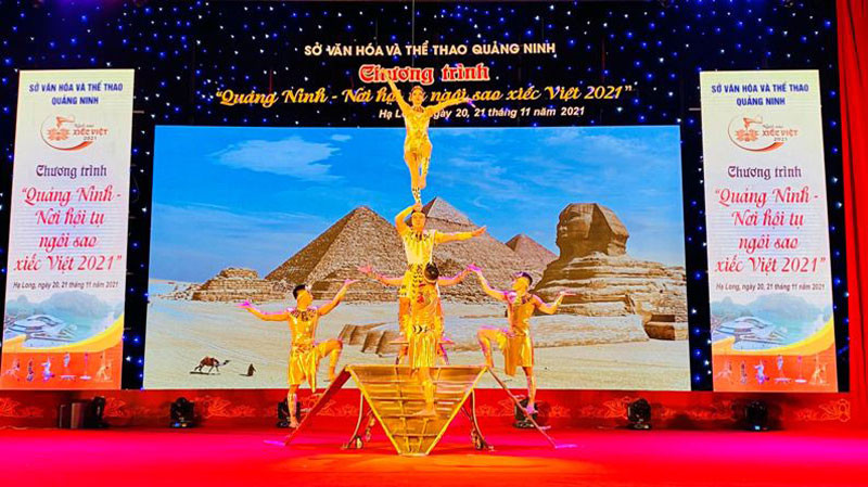 Tiết mục "Vũ điệu Hy Lạp" tại đêm khai mạc. Khai mạc chương trình “Quảng Ninh-Nơi hội tụ ngôi sao Xiếc Việt 2021” -0