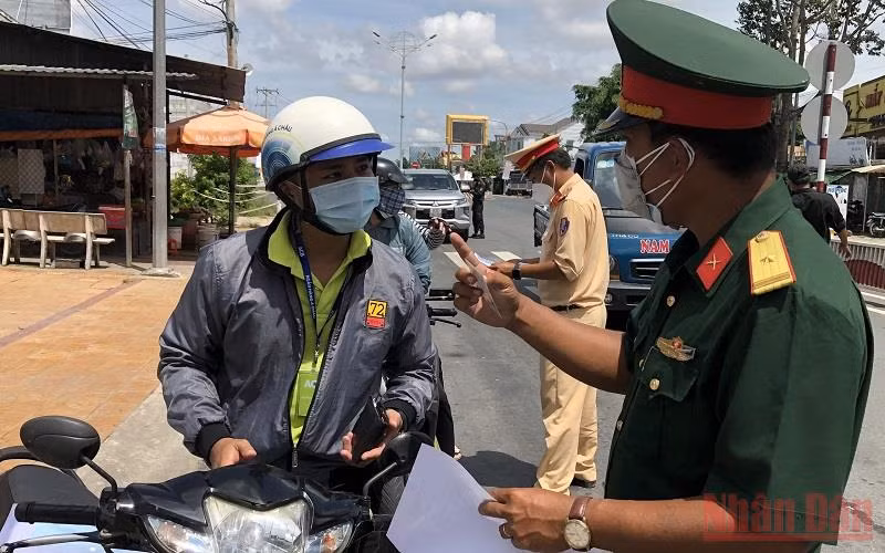 Sau khi chuyển sang trạng thái “bình thường mới”, Sóc Trăng vẫn duy trì các chốt kiểm soát nhằm kịp thời phát hiện không để dịch Covid-19 lây lan trong cộng đồng.