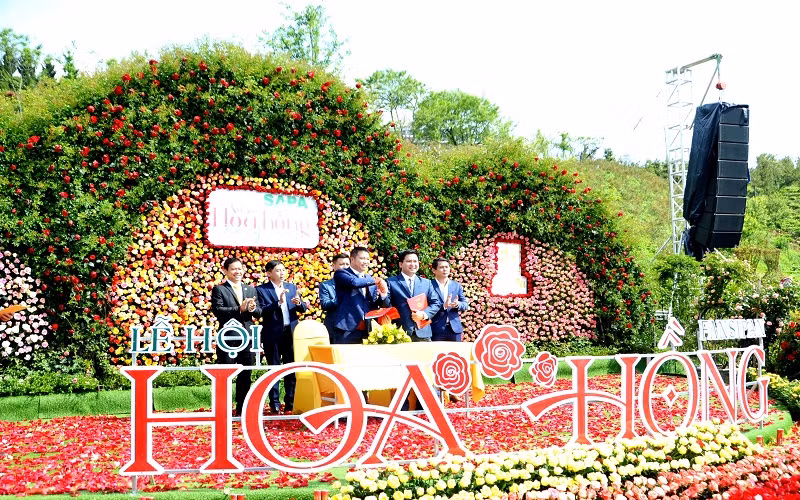 Ký kết hợp tác công- tư trong phục hồi du lịch ở Sa Pa, thích ứng điều kiện an toàn mới. 