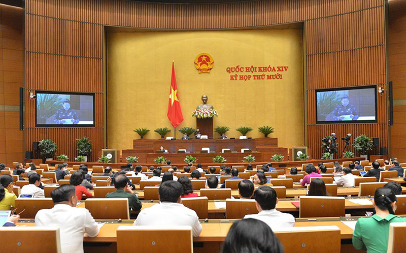 Phiên họp toàn thể tại Hội trường sáng 2-11.
