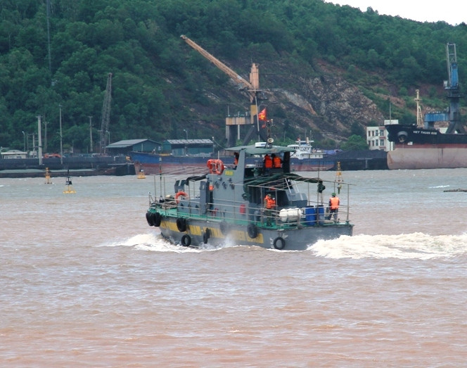 Phương tiện tìm kiếm ngư dân mất liên lạc trên biển. Thanh Hóa nỗ lực tìm kiếm hai ngư dân -0