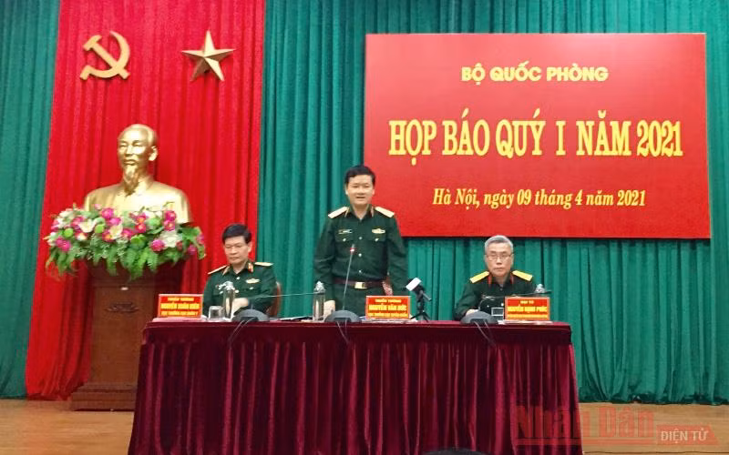 Thiếu tướng Nguyễn Văn Đức phát biểu tại buổi họp báo.