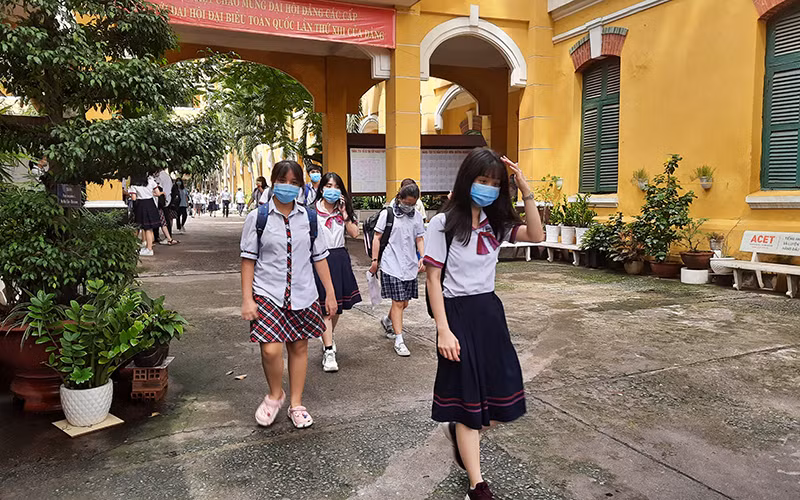 “Trân trọng cuộc sống mỗi ngày” vào đề thi Ngữ văn -0