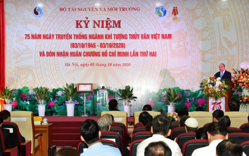 Thủ tướng Nguyễn Xuân Phúc dự và phát biểu ý kiến.