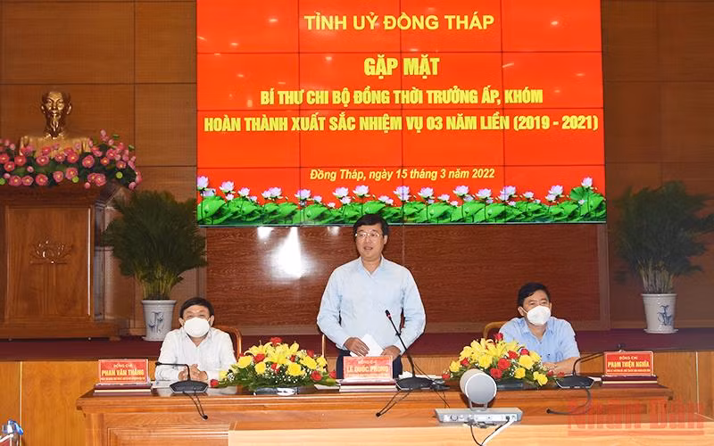 Bí thư Tỉnh ủy Đồng Tháp Lê Quốc Phong phát biểu tại buổi gặp mặt.