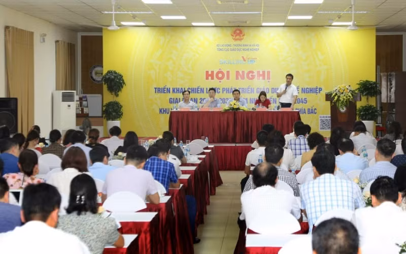 Đại diện các Sở Lao động-Thương binh và Xã hội, các cơ sở giáo dục nghề nghiệp và doanh nghiệp tham dự Hội nghị.