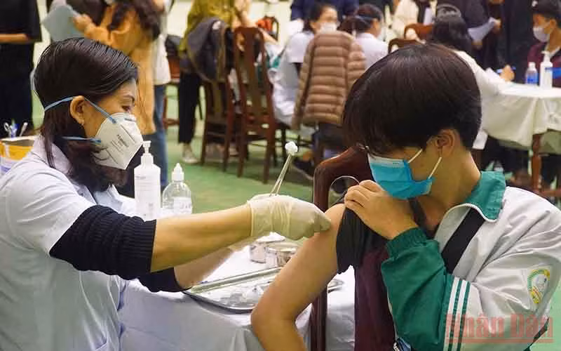 Quảng Bình đang đẩy nhanh tiến độ tiêm vaccine cho trẻ 12 đến 17 tuổi.