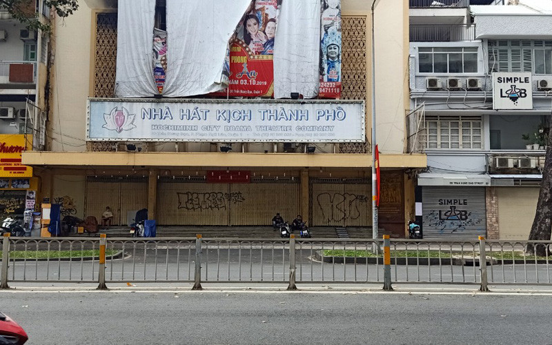 Nhà hát kịch thành phố đóng cửa theo yêu cầu của thành phố để triển khai phòng chống, dịch. Lãnh đạo TP Hồ Chí Minh tuyệt đối không vắng mặt trong quá trình phòng, chống dịch -0